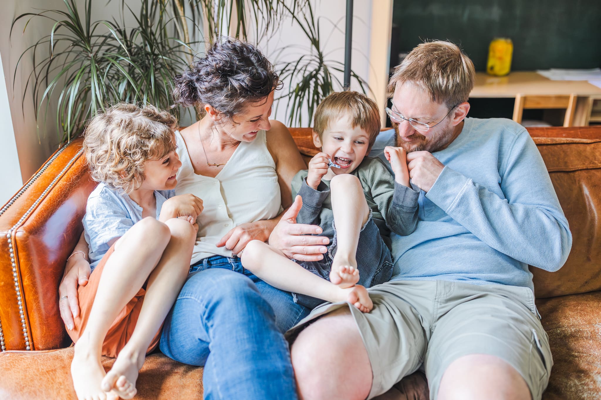 natural light lifestyle Vancouver family photography at home
