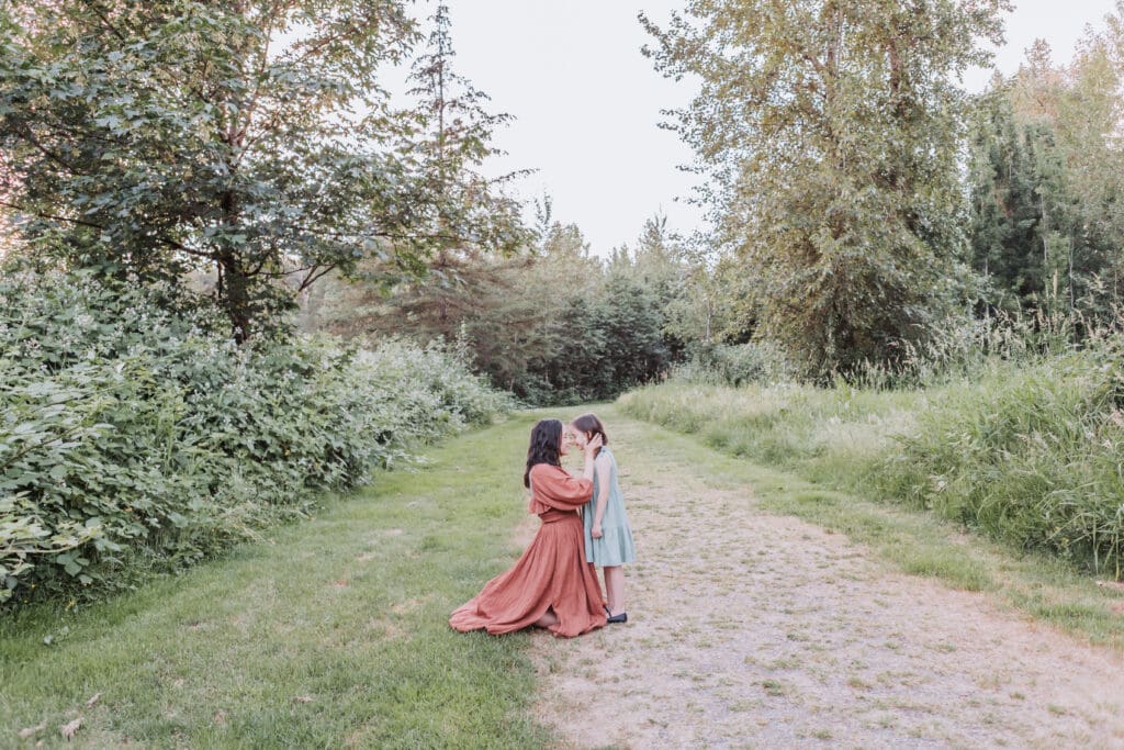 Outdoor lifestyle family photos with Meliza Orellana at Douglas Taylor Park in Abbotsford