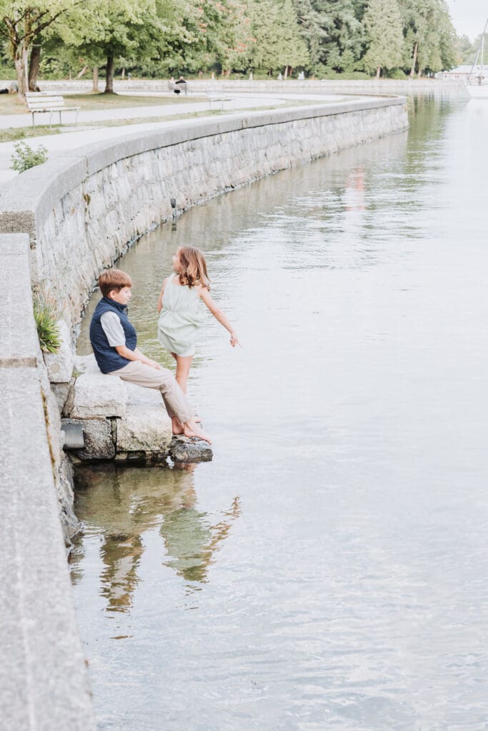Lifestyle Family Photos at Stanley Park